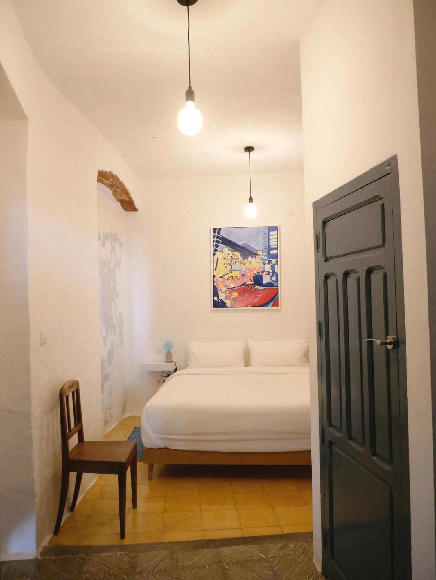 Casa 3 And Artist